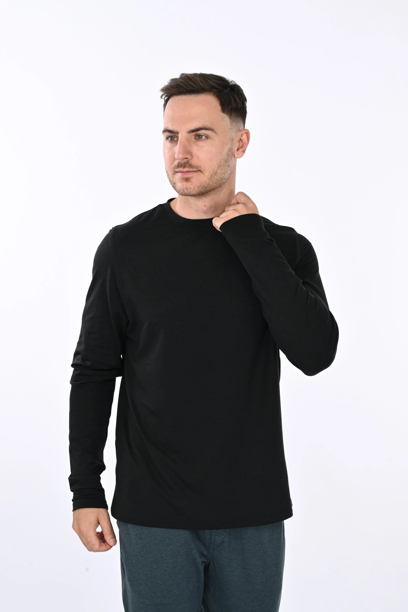 Black Heather Pullover Classic